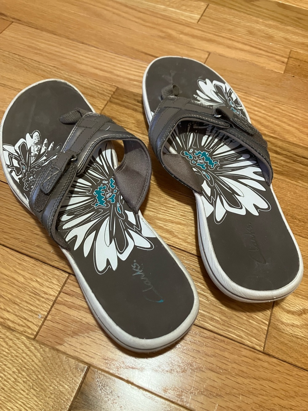 Clark’s Women's Brown Floral Flip Flop Sandals